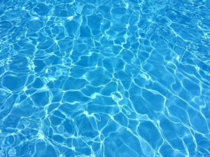 Ahorrar agua piscina
